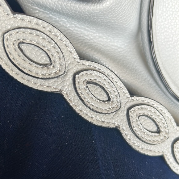 Purse - Picture 3 of 9